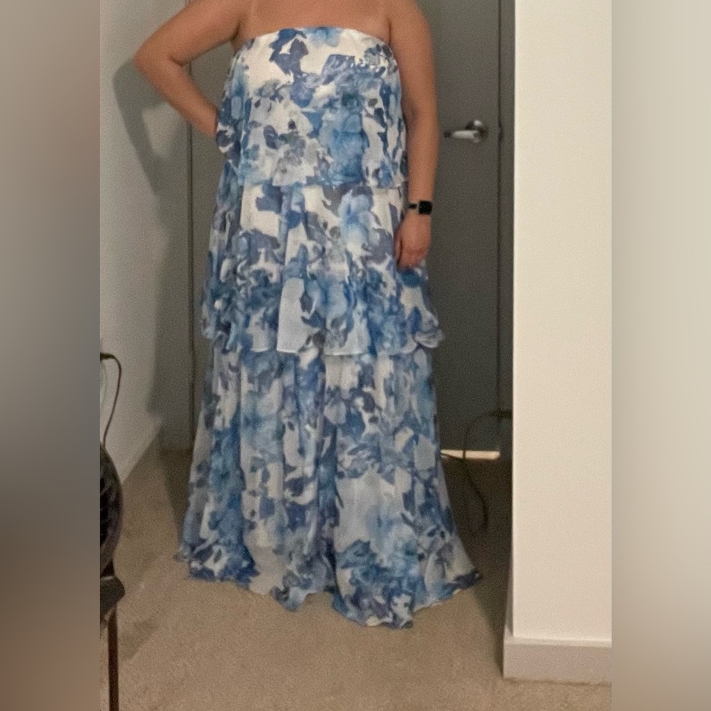 Petal & Pup BLOOM STRAPLESS MAXI DRESS - BLUE WHITE FLORAL Large